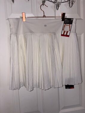 GAP Off-White Pleated Skater Skirt